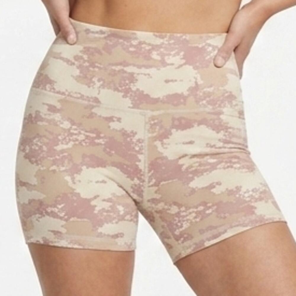 FLEO Camo High-Waisted Athletic Performance Shorts Size M